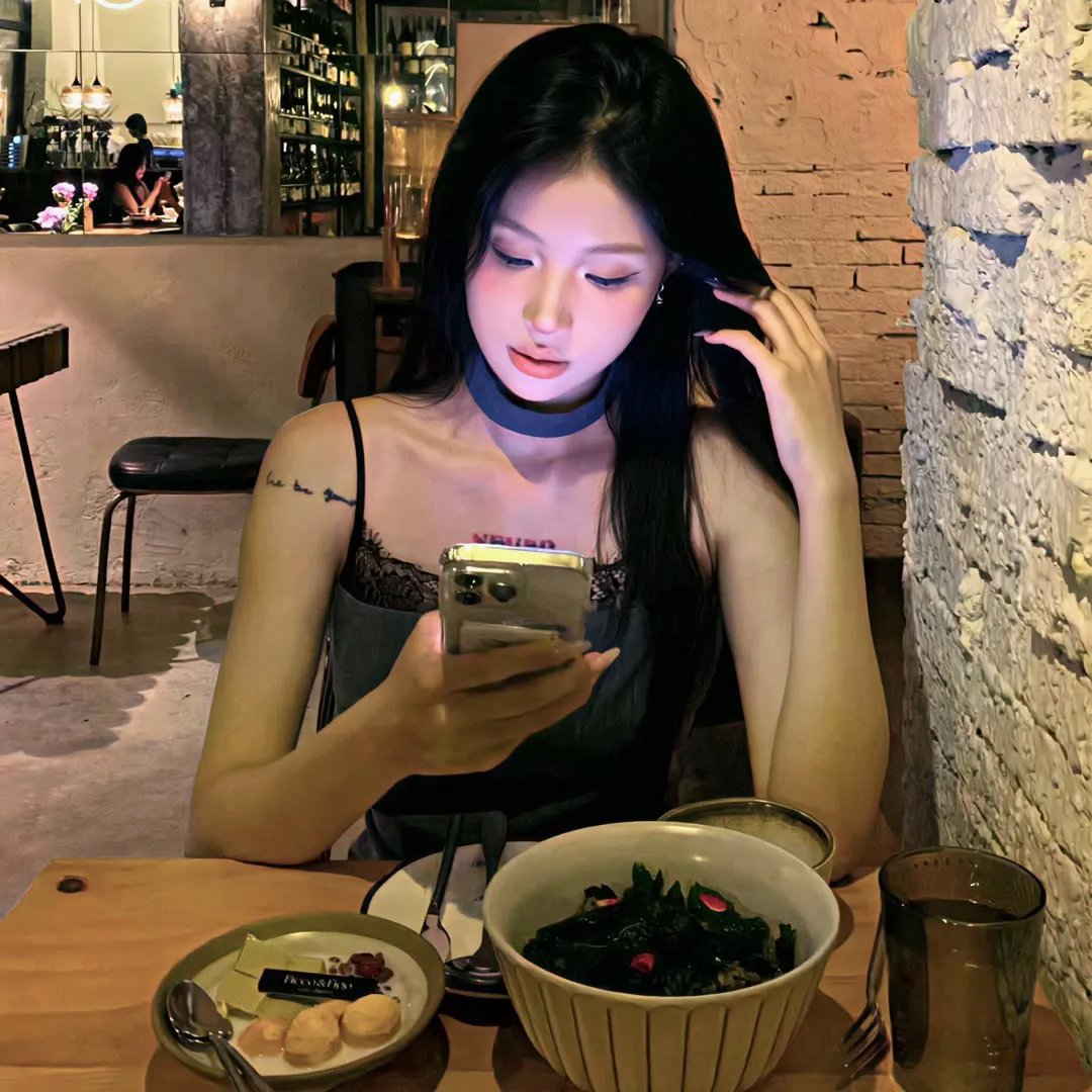天王之女被曝夜店蹦迪，一个月校园画面流出